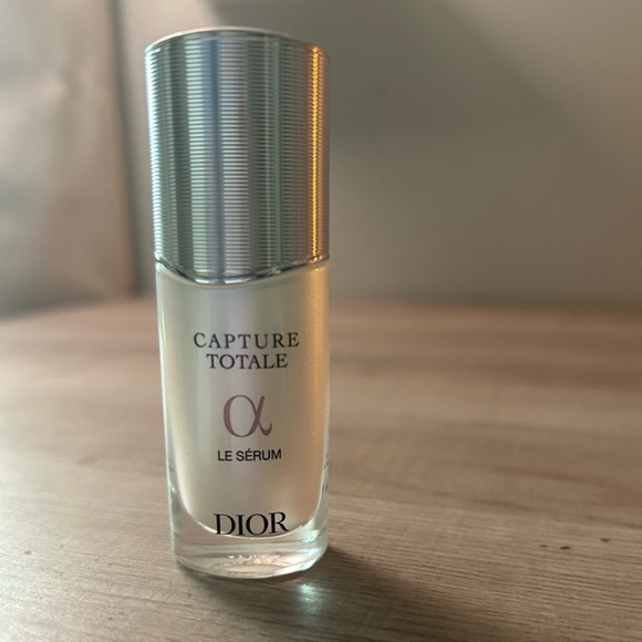 Dior Capture Totale Le Sérum - Picture 3 of 10